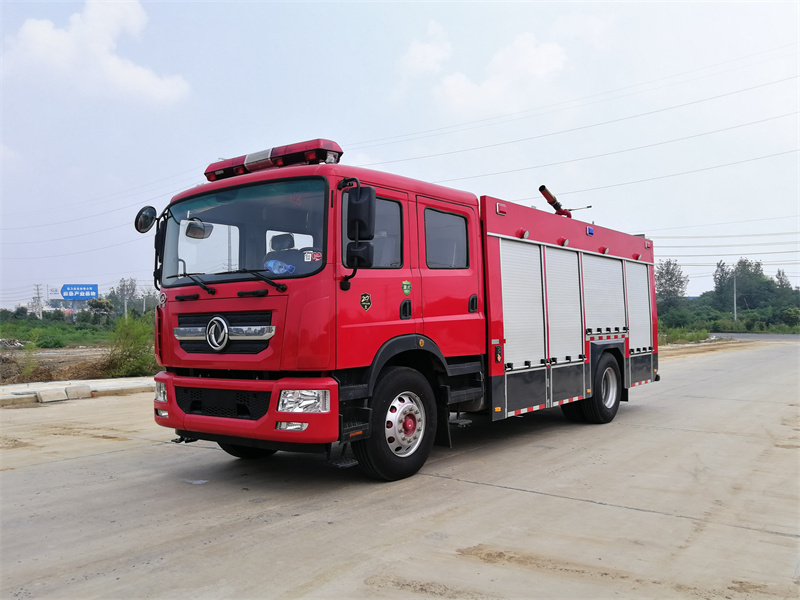 東風D9水罐消防車（6.8噸）
