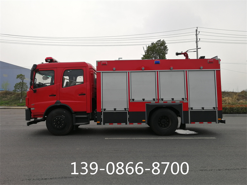 東風(fēng)145泡沫消防車(chē)（5.3噸）圖片